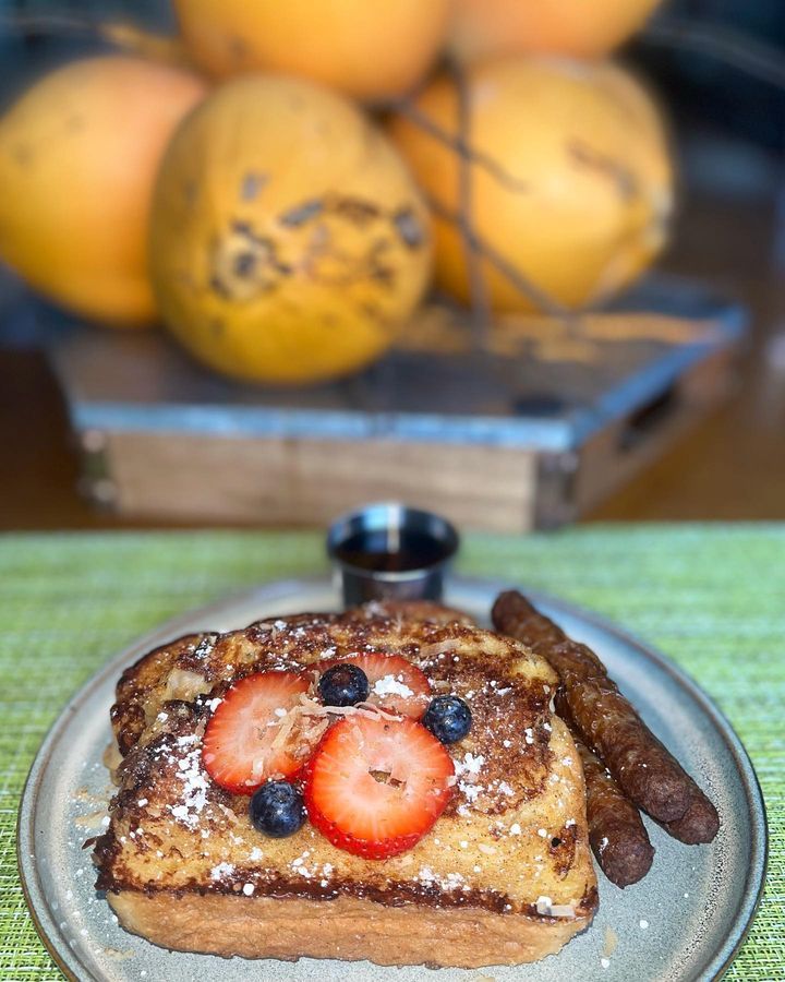 Toast with Sausage and fruit